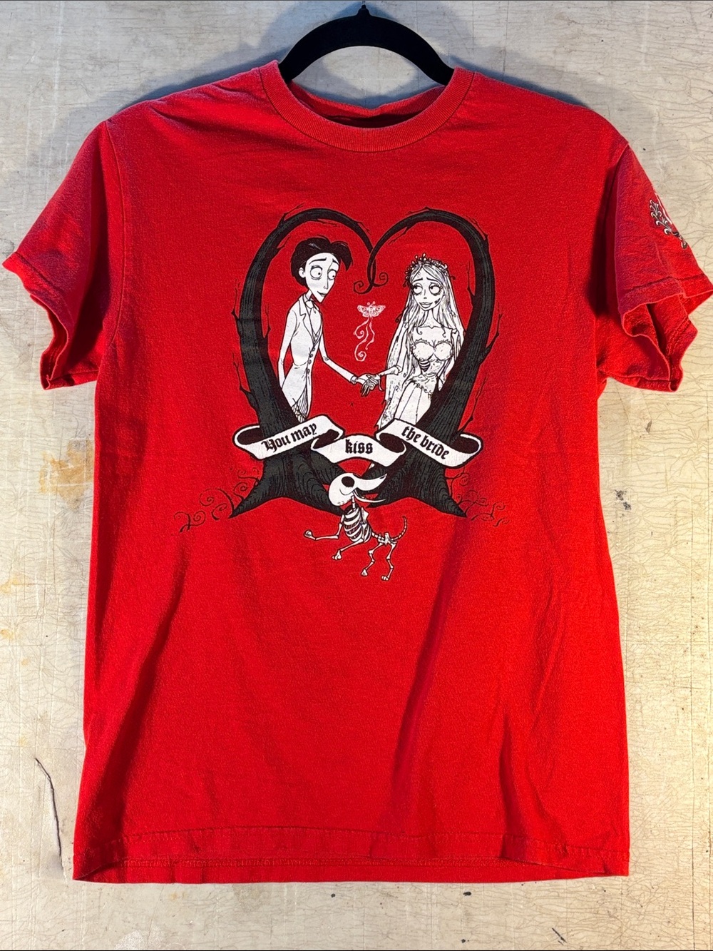 Red Short Sleeve Graphic Tee with Romantic Skeleton Art